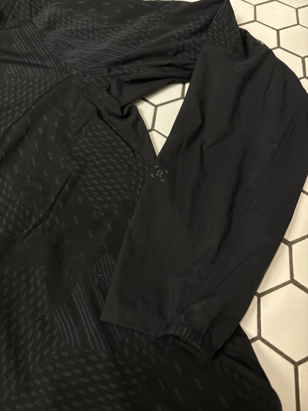 Lululemon Active Jacket Rip Patch Camo Multi Mens Medium Full Zip - Picture 2 of 3